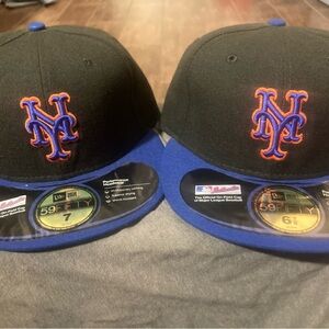 Brand New dead stock never worn New Era fitted hat. Two sizes available